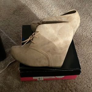 Beige booties!